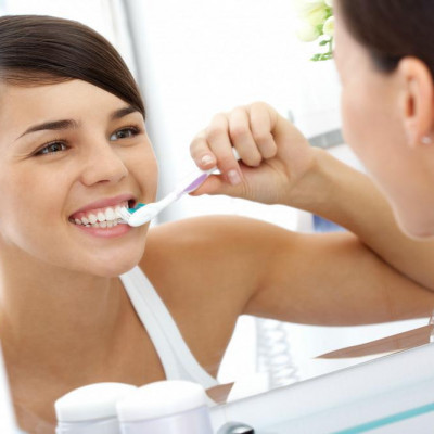 Kako se riješiti zubnog kamenca? Evo šta možete sami napraviti